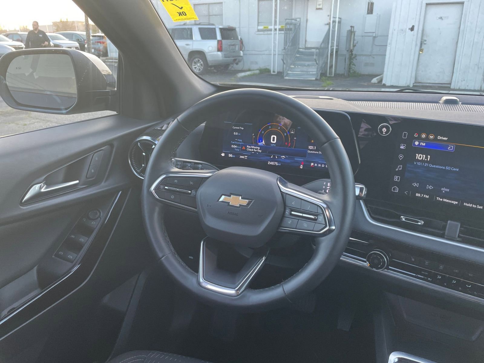 Used 2025 Chevrolet Equinox LT image 33