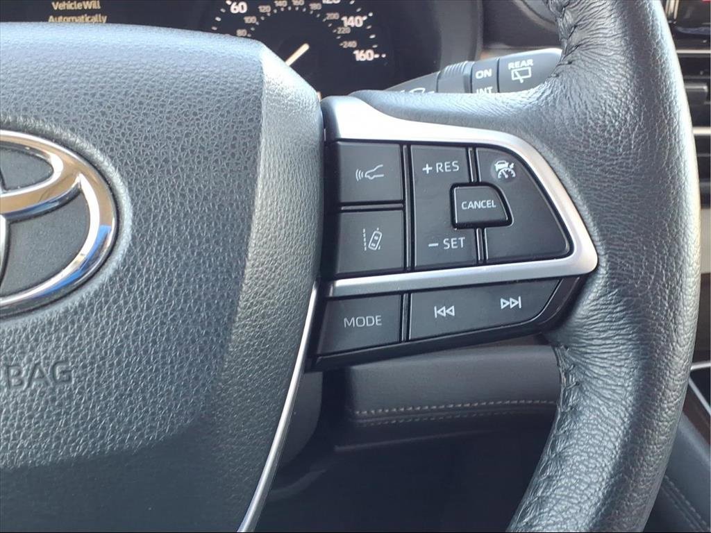 Used 2023 Toyota Sienna XLE image 29