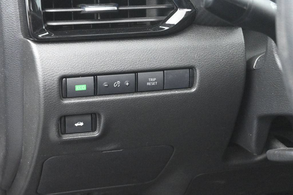 Used 2024 Nissan Sentra SV FWD image 16
