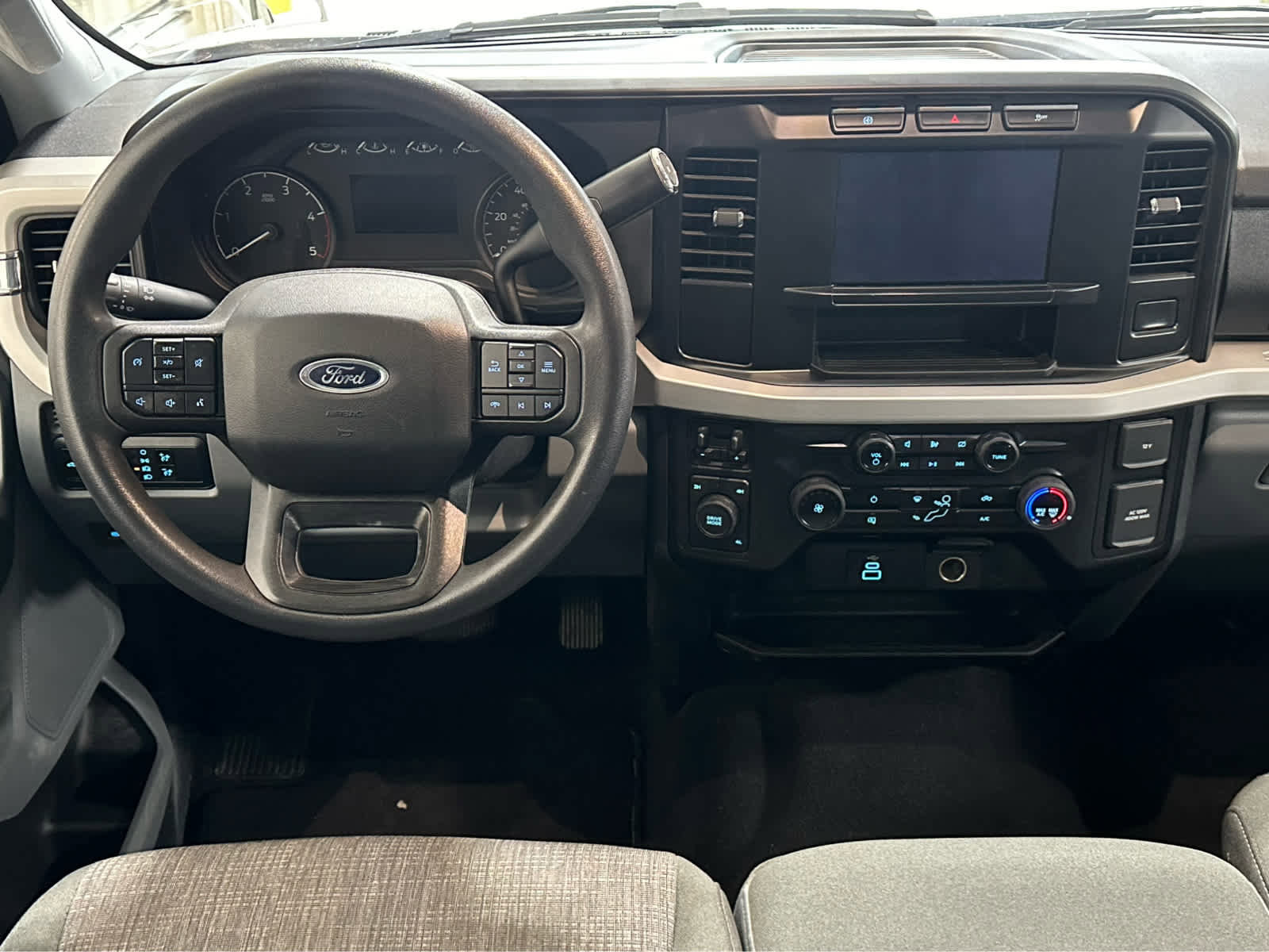 Used 2024 Ford F250 XLT image 3