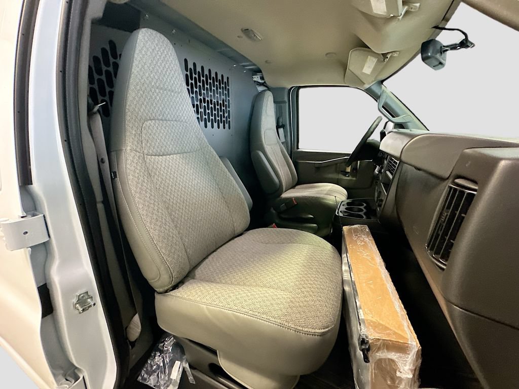New 2025 Chevrolet Express 2500 w/ Driver Convenience Package RWD image 26