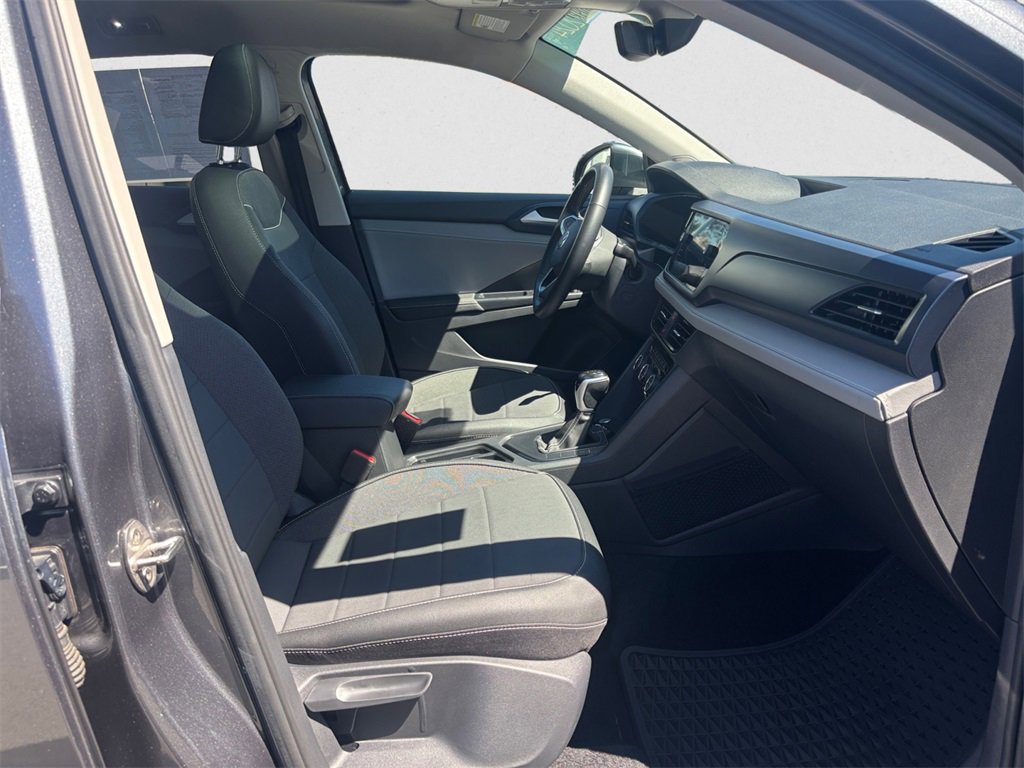 Certified 2024 Volkswagen Taos SE image 15
