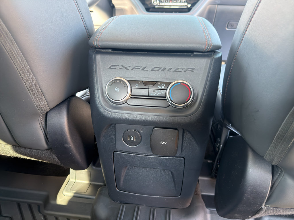 Certified 2025 Ford Explorer Active w/ Active Comfort Package RWD image 15