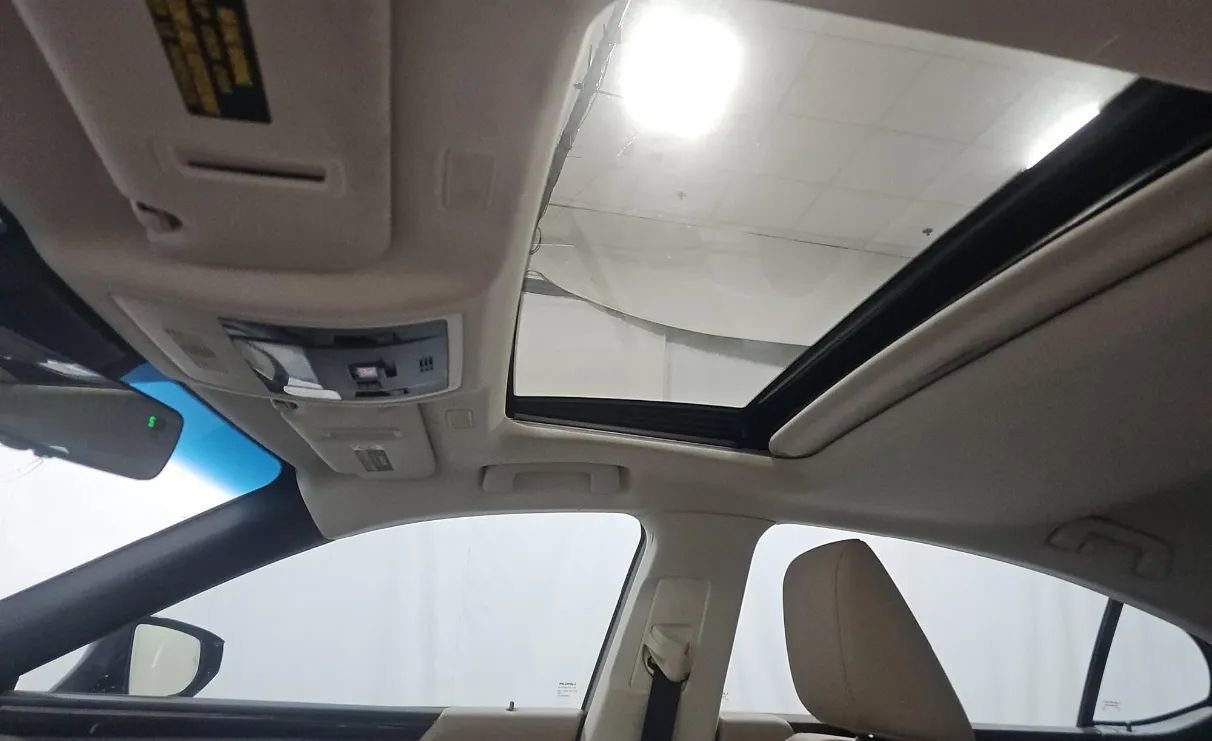 Used 2021 Lexus ES 350 w/ Premium Package image 10