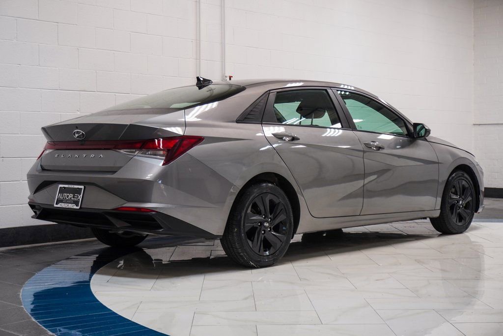 Used 2022 Hyundai Elantra SEL image 29