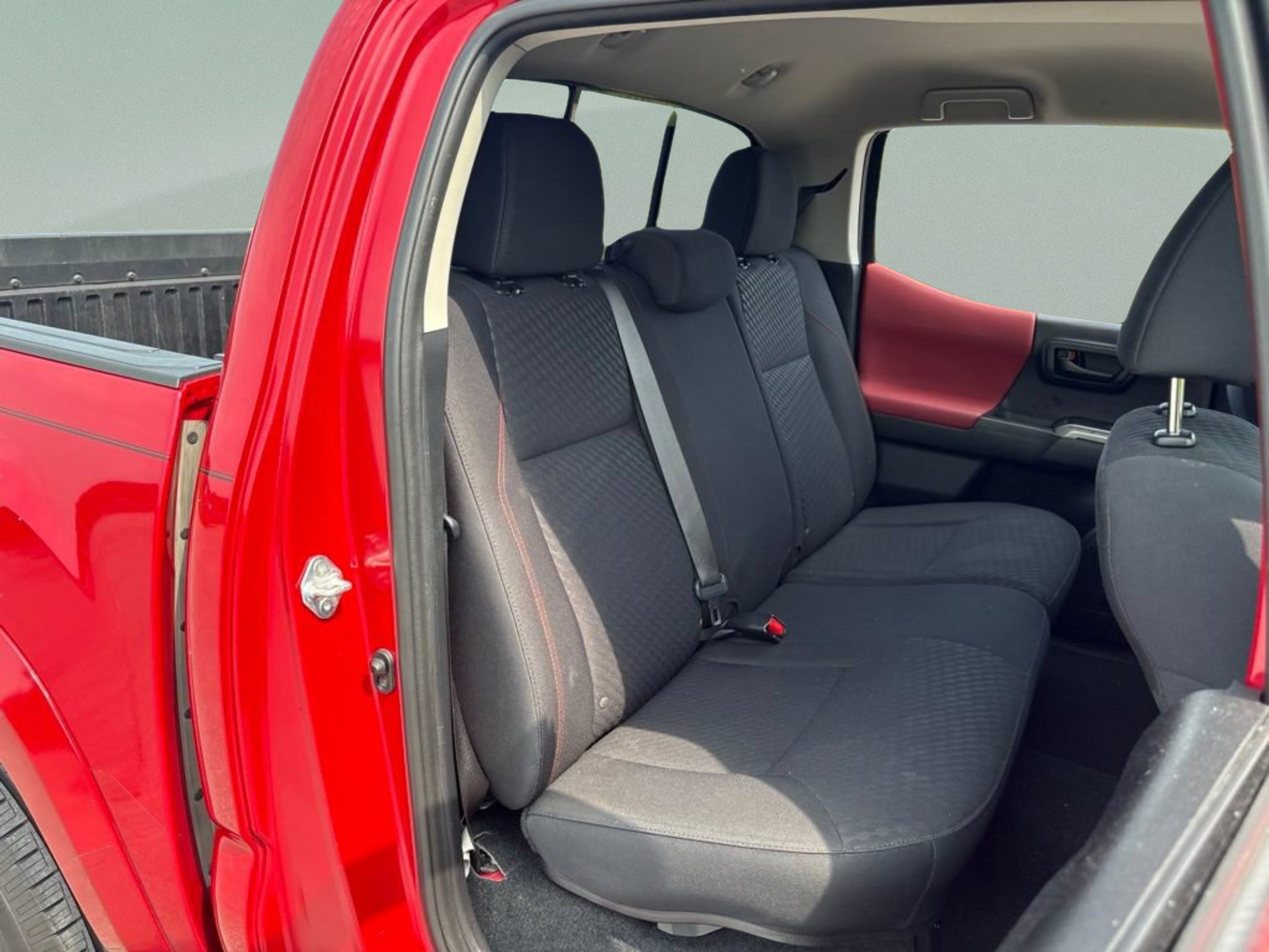 Certified 2021 Toyota Tacoma SR5 RWD image 25