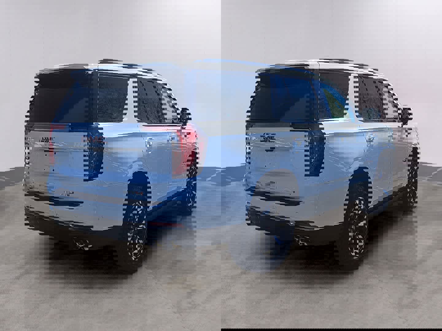 Used 2025 GMC Yukon AT4 w/ AT4 Premium Package image 4