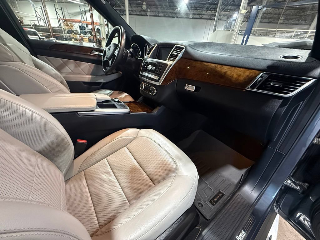 Used 2015 Mercedes-Benz GL 450 4MATIC image 25