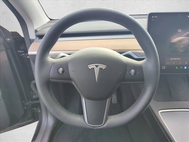 Used 2025 Tesla Model Y Long Range RWD image 13