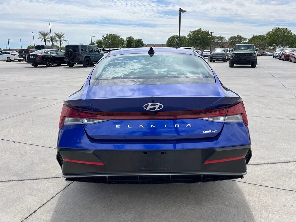 Used 2025 Hyundai Elantra Limited FWD image 8