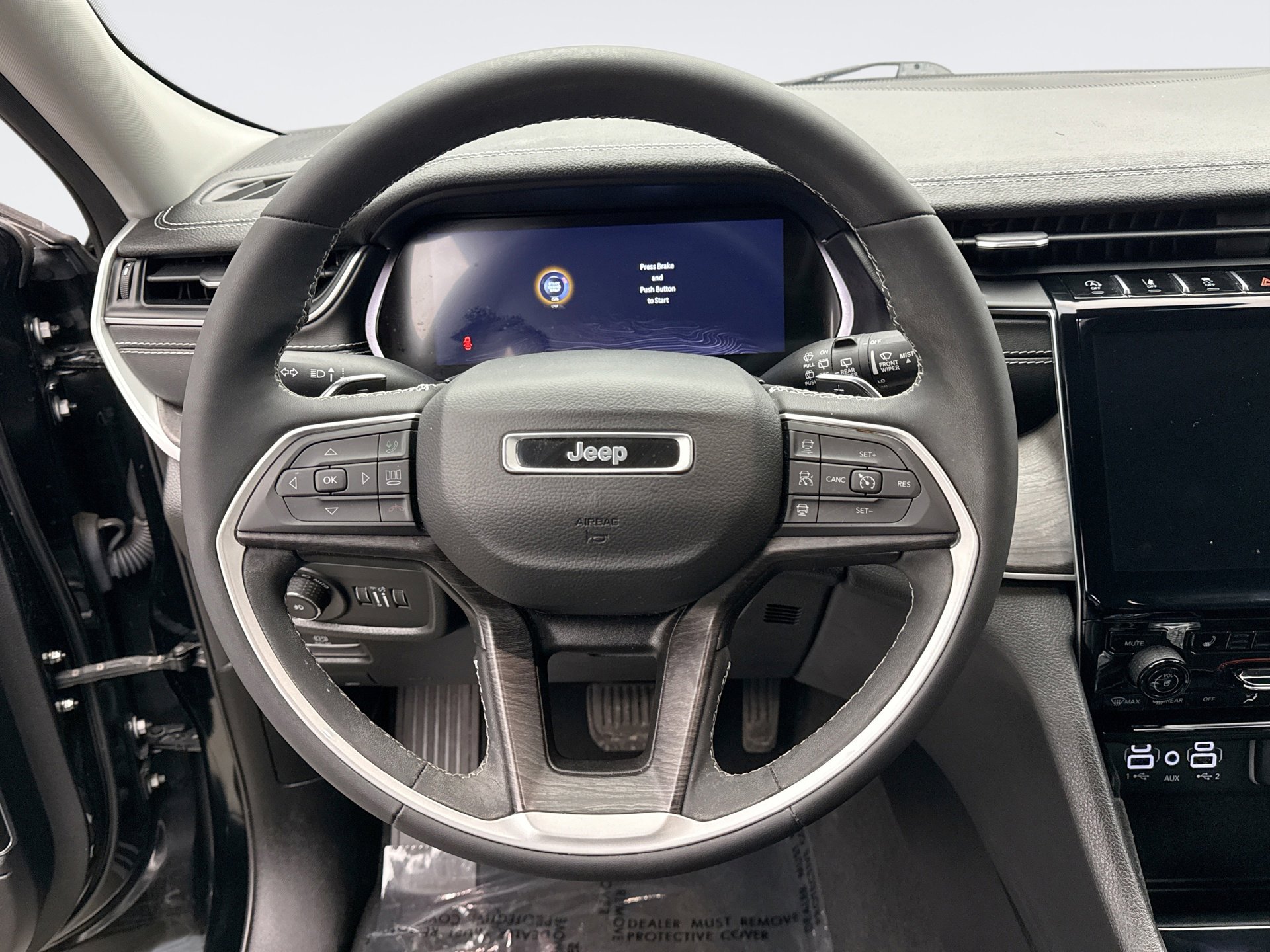 Used 2023 Jeep Grand Cherokee Limited w/ Black Appearance Package image 12