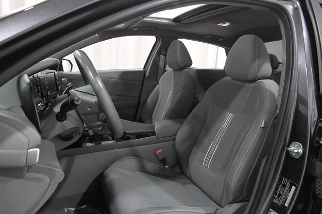 Used 2021 Hyundai Elantra SEL w/ Convenience + Premium Package FWD image 5