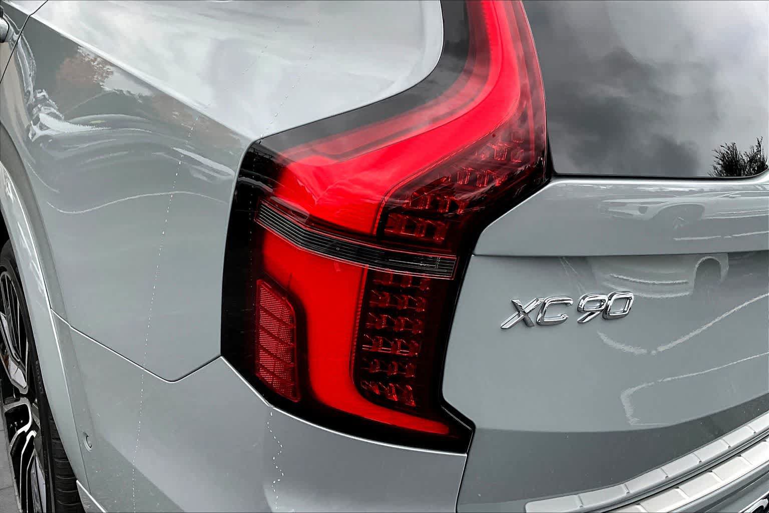 New 2026 Volvo XC90 B6 Plus w/ Protection Package Premier AWD/4WD image 5