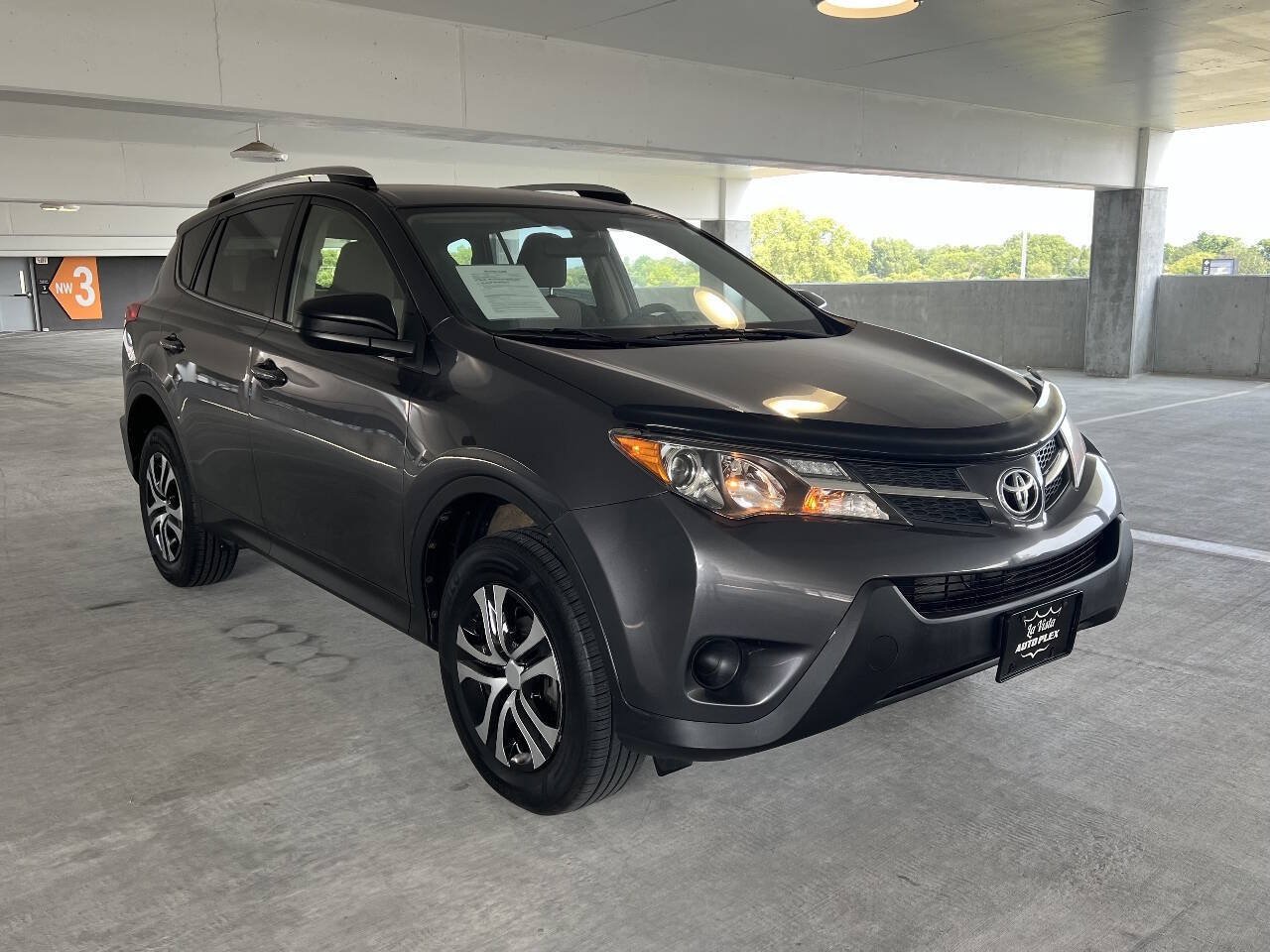 Used 2015 Toyota RAV4 LE AWD/4WD image 9