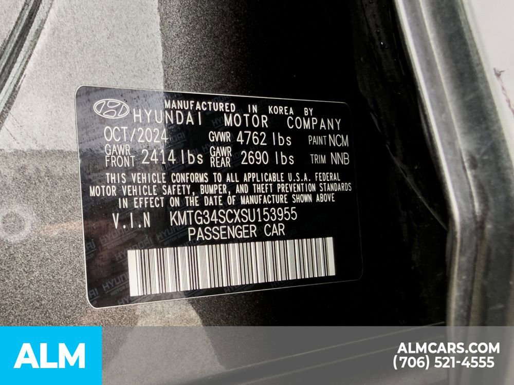Used 2025 Genesis G70 2.5T RWD image 18
