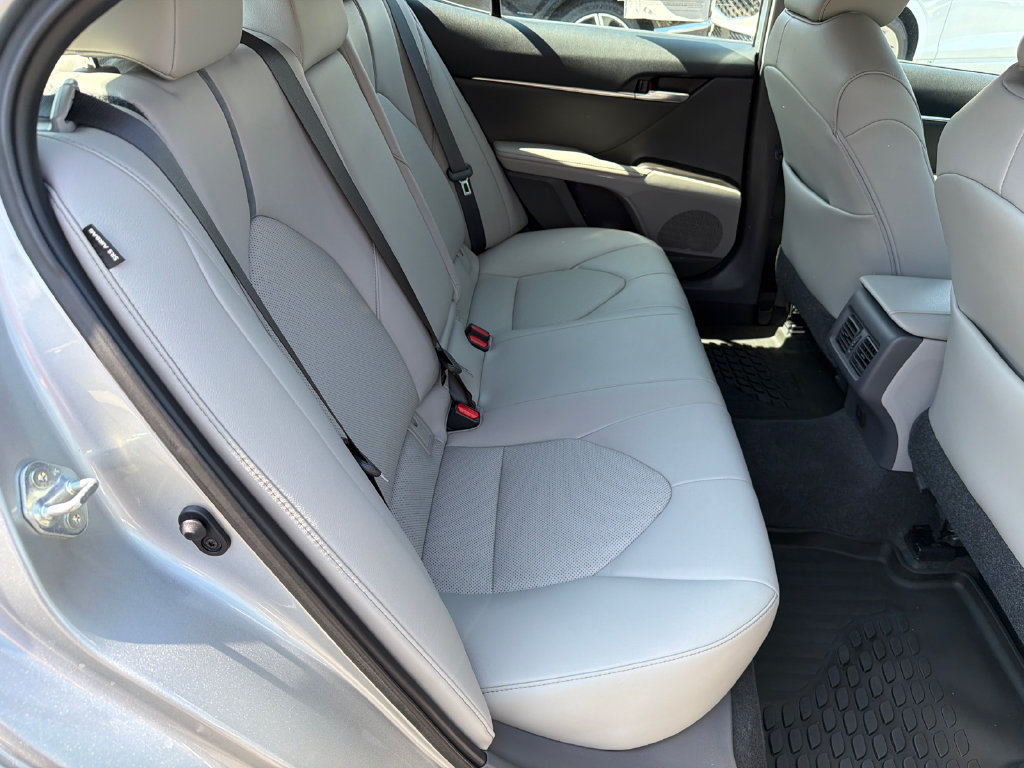 Used 2021 Toyota Camry XLE FWD image 17