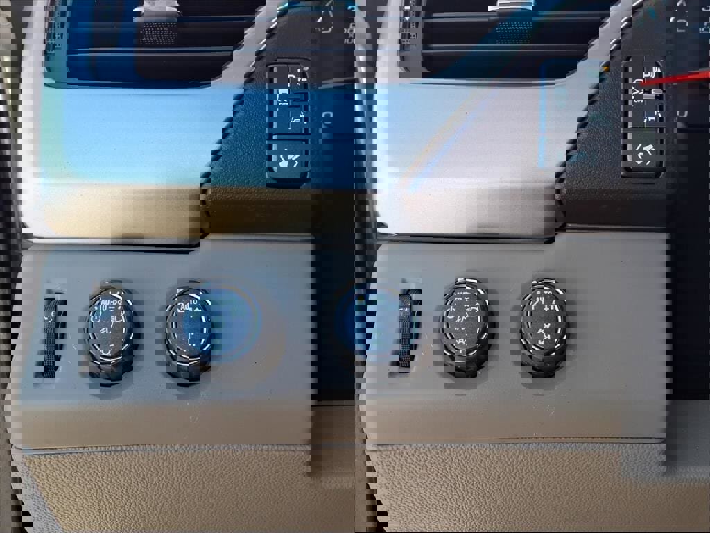 Used 2019 Chevrolet Suburban LT image 20