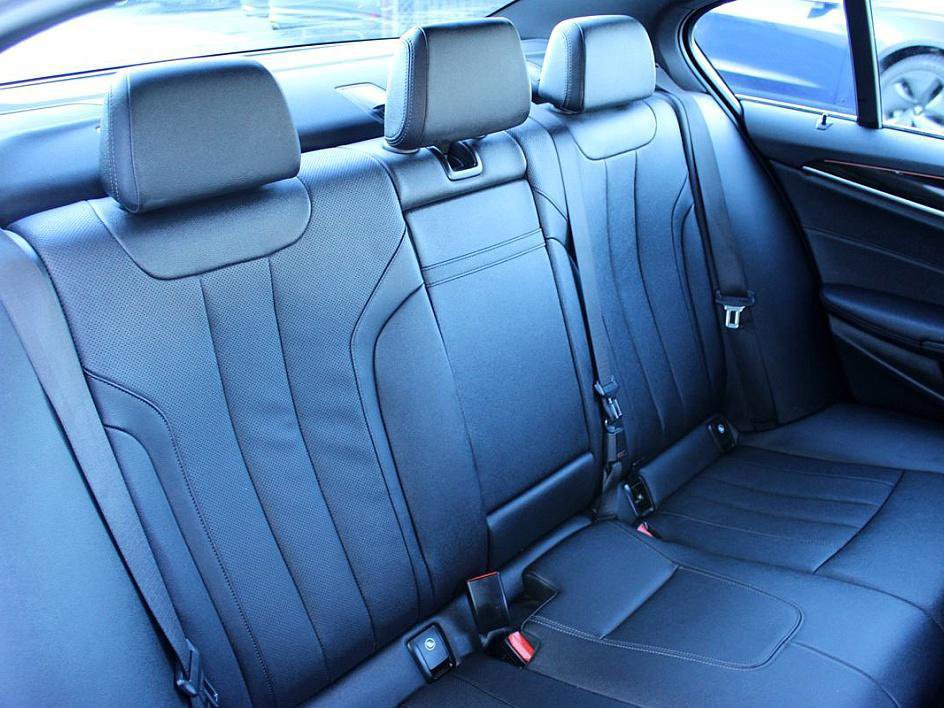 Used 2022 BMW 530i w/ Convenience Package image 24