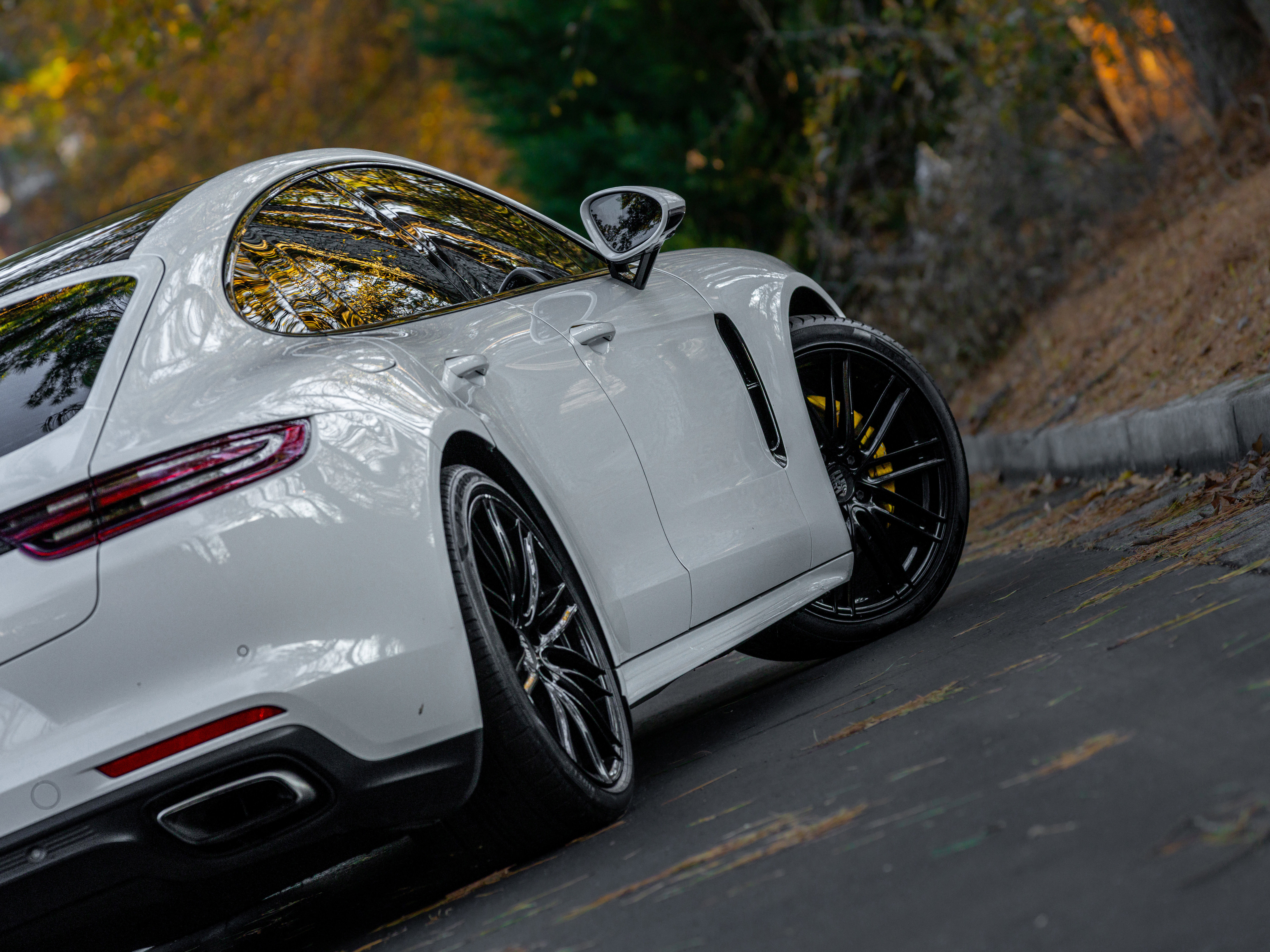 Used 2017 Porsche Panamera image 26