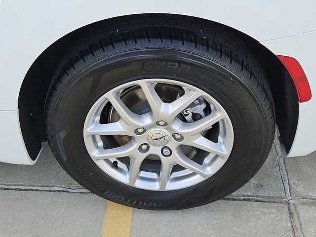 Used 2024 Chrysler Pacifica Touring-L image 13