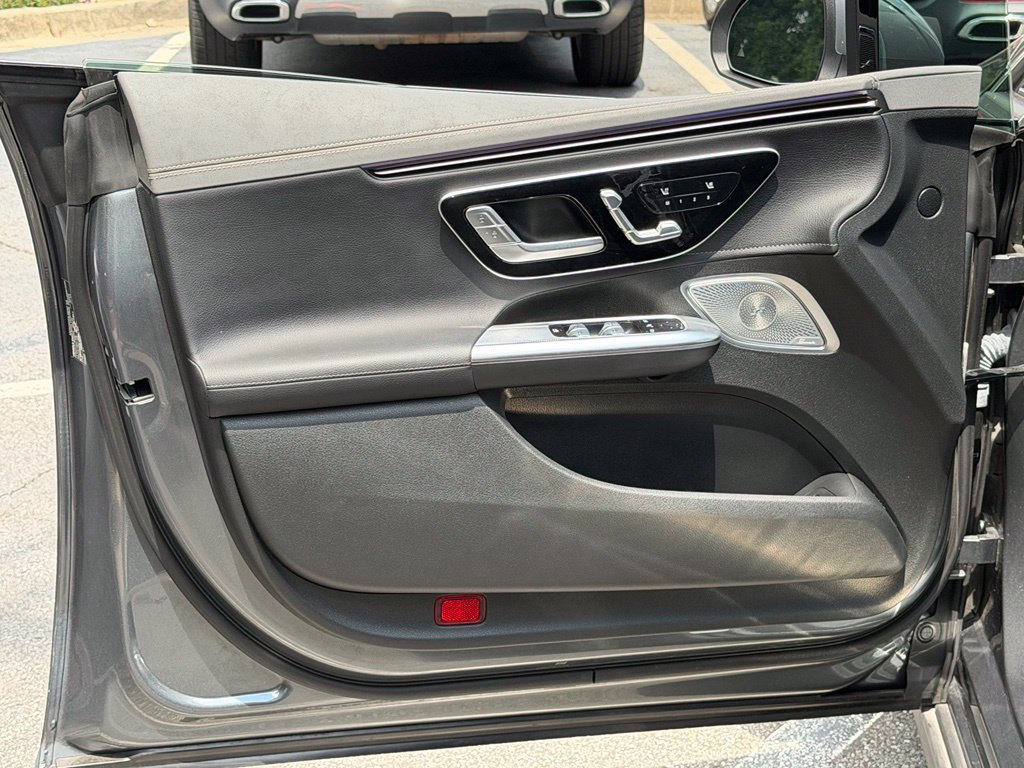 Used 2023 Mercedes-Benz EQE 500 4MATIC Sedan image 26