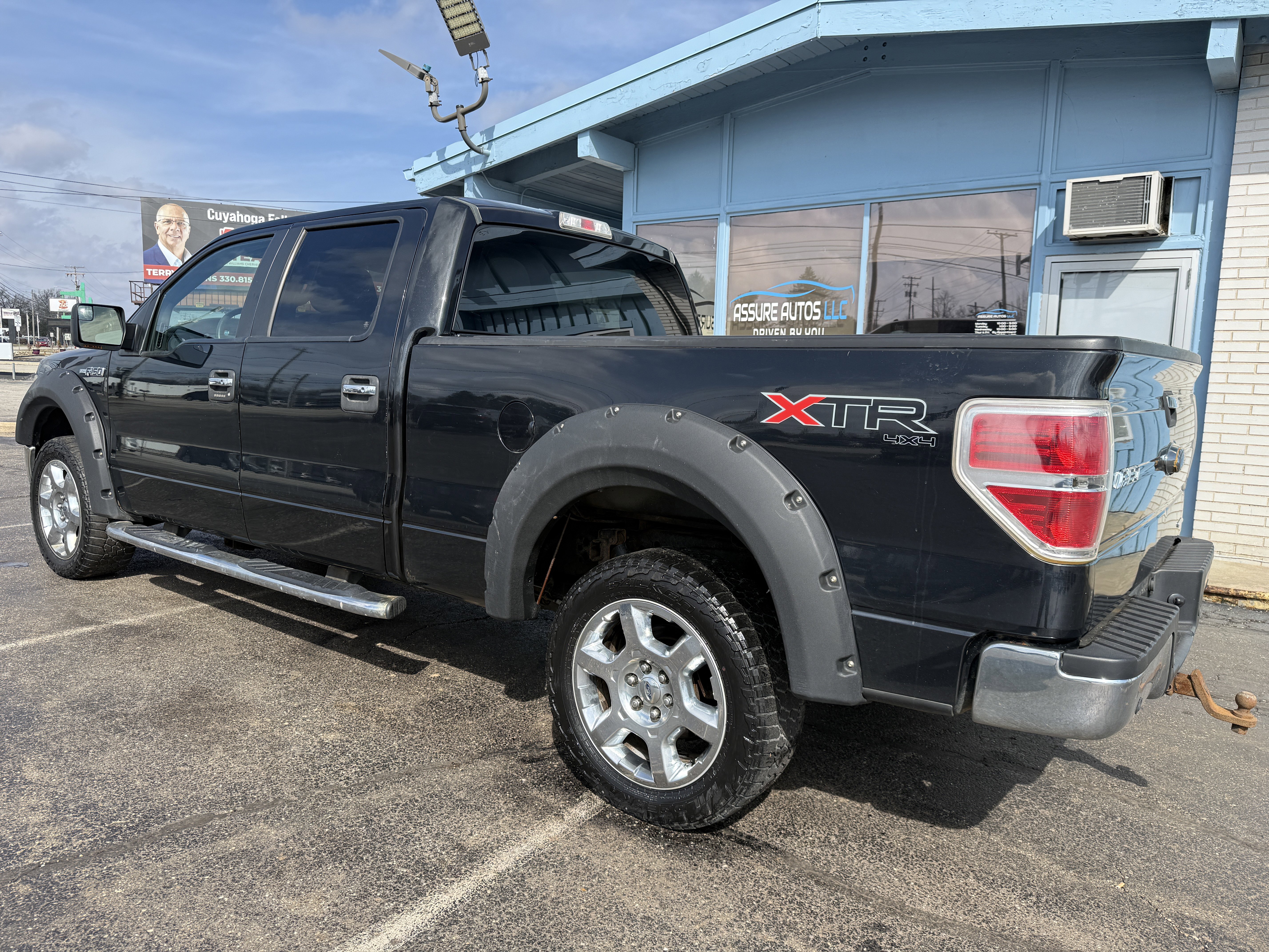 Used 2014 Ford F150 XLT w/ Equipment Group 302A Luxury image 3