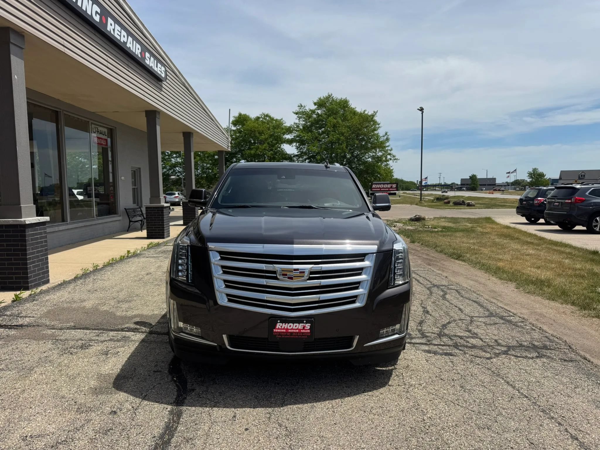Used 2016 Cadillac Escalade ESV Platinum AWD/4WD image 8