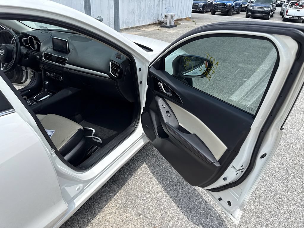 Used 2016 MAZDA MAZDA3 s Grand Touring w/ Technology Package FWD image 13
