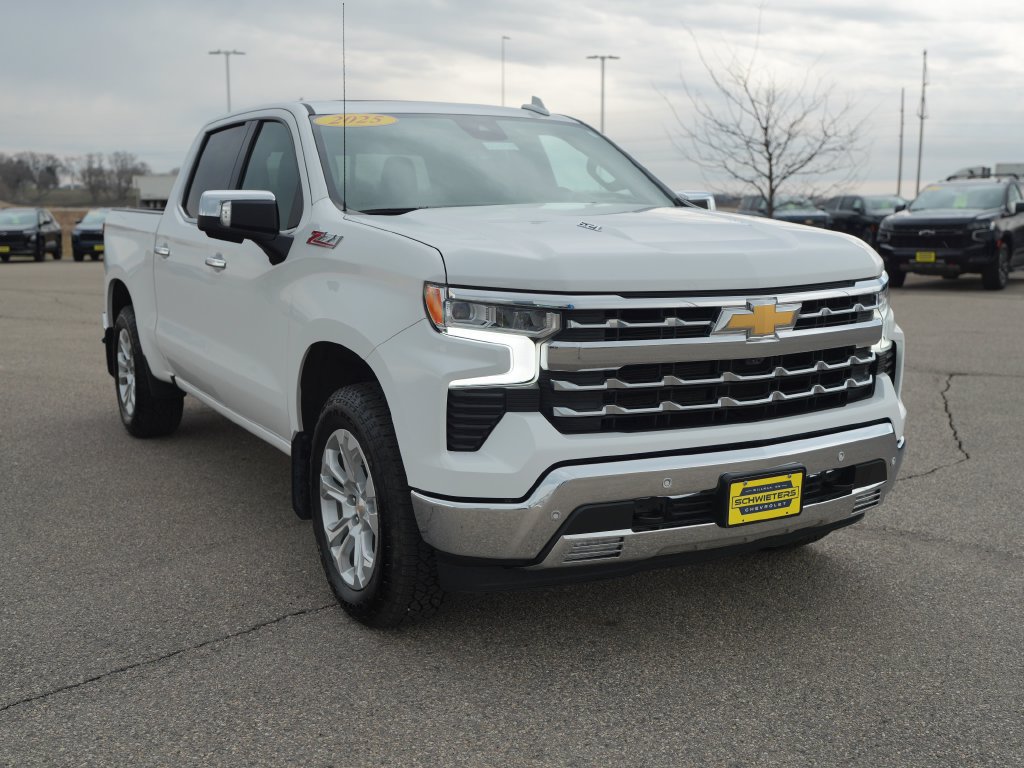 Used 2025 Chevrolet Silverado 1500 LTZ AWD/4WD image 4