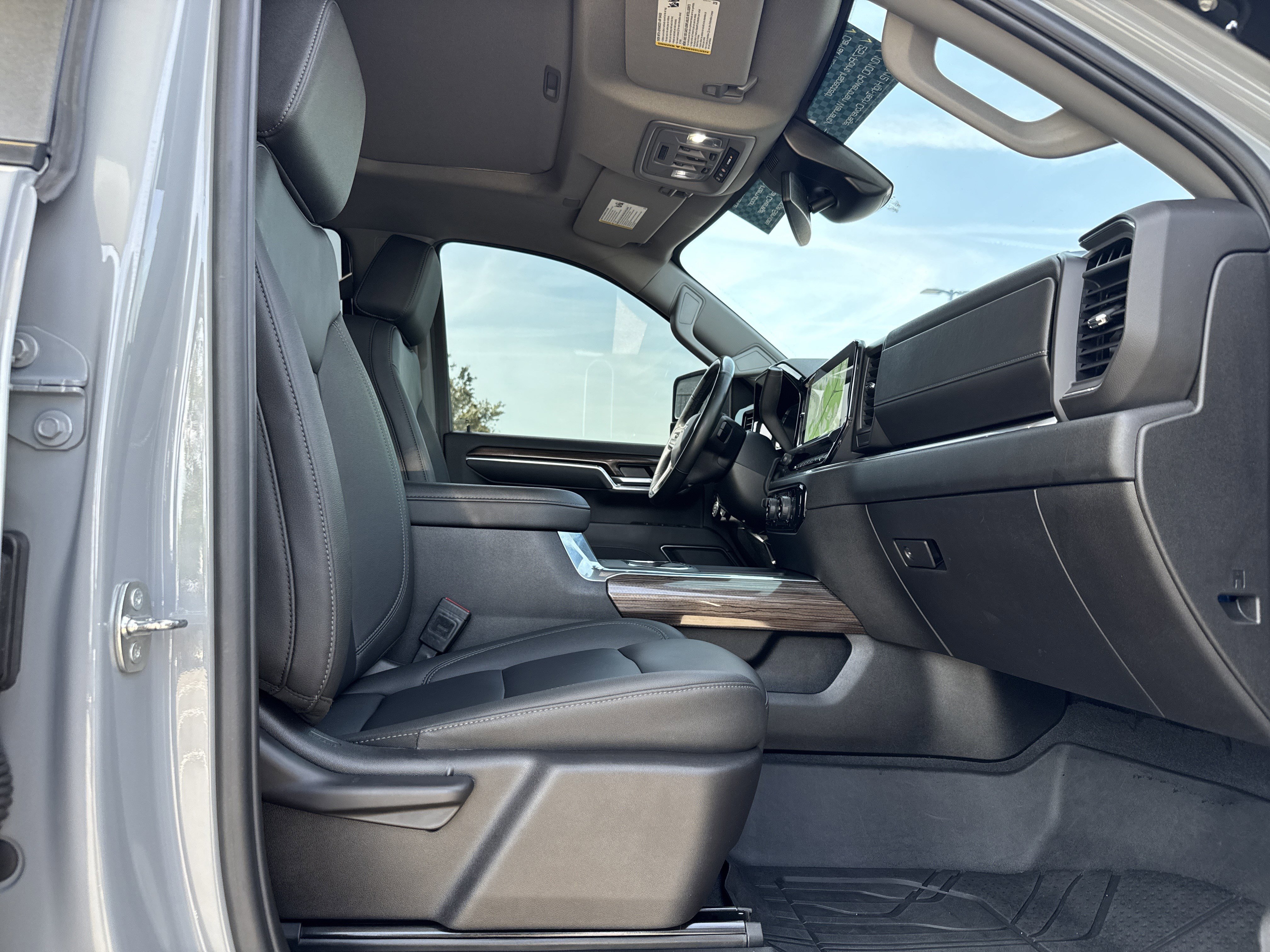 Used 2024 Chevrolet Silverado 2500 LT w/ Z71 Sport Edition AWD/4WD image 32