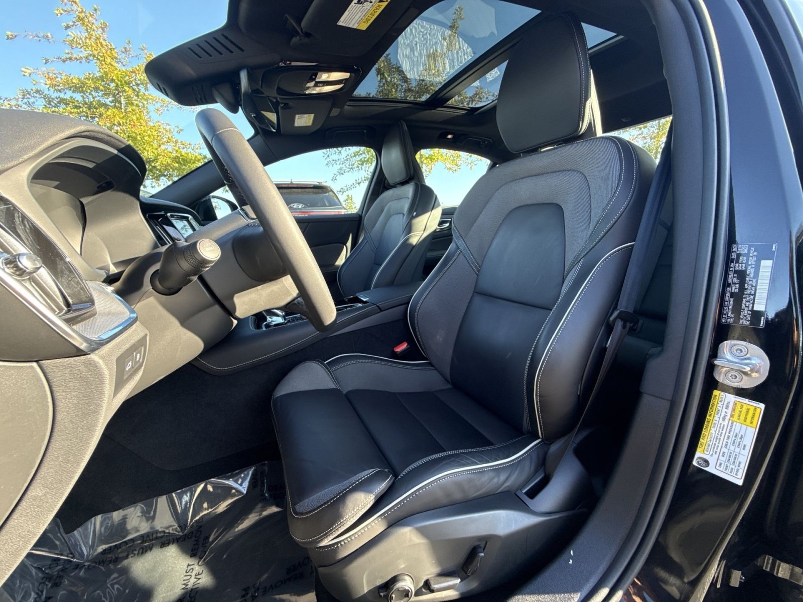 Certified 2024 Volvo S60 T8 Plus AWD/4WD image 13