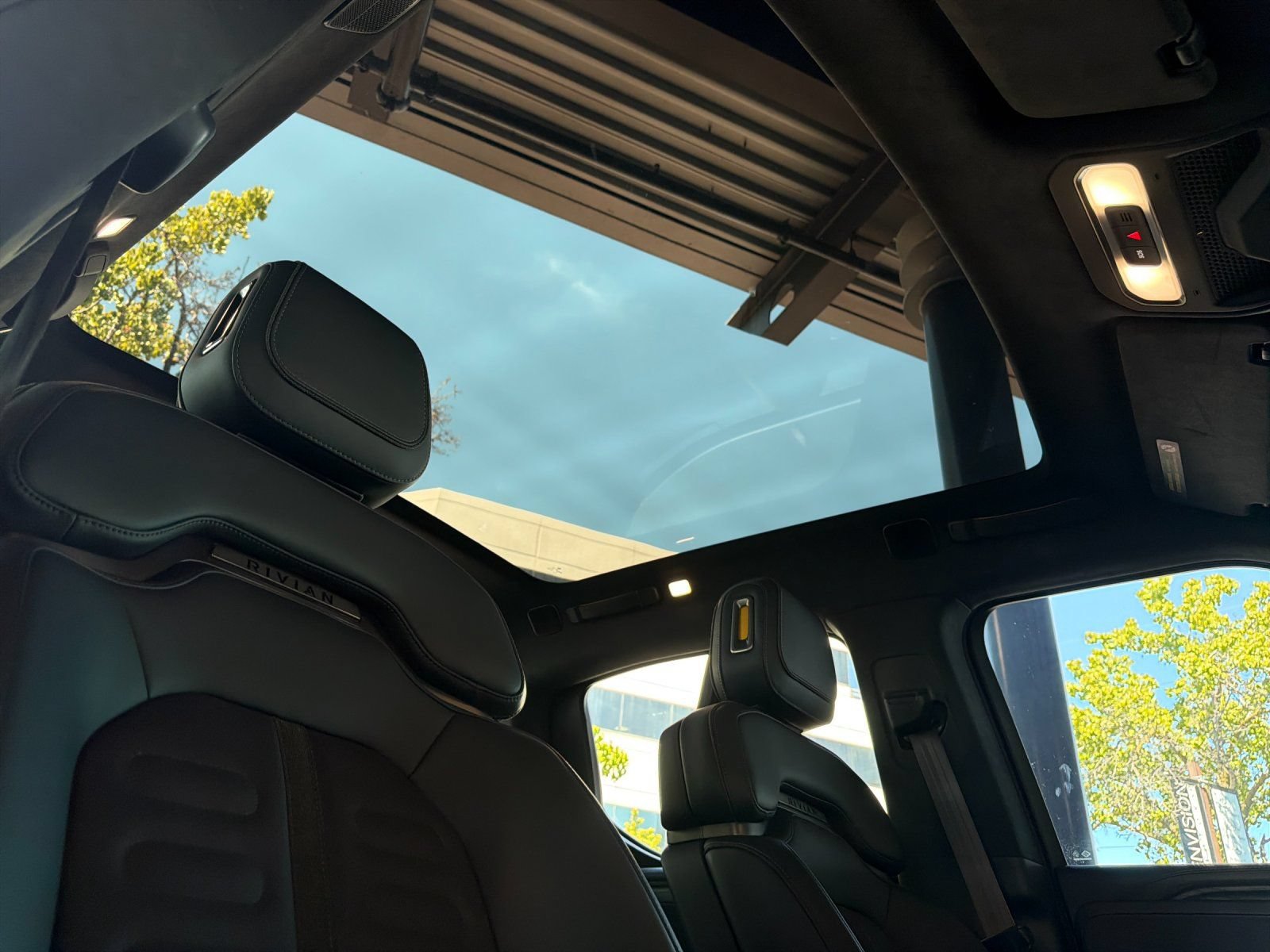 Used 2022 Rivian R1T Launch Edition AWD/4WD image 15