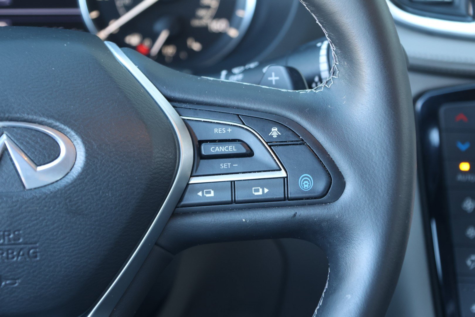 Used 2024 INFINITI QX50 Luxe FWD image 30