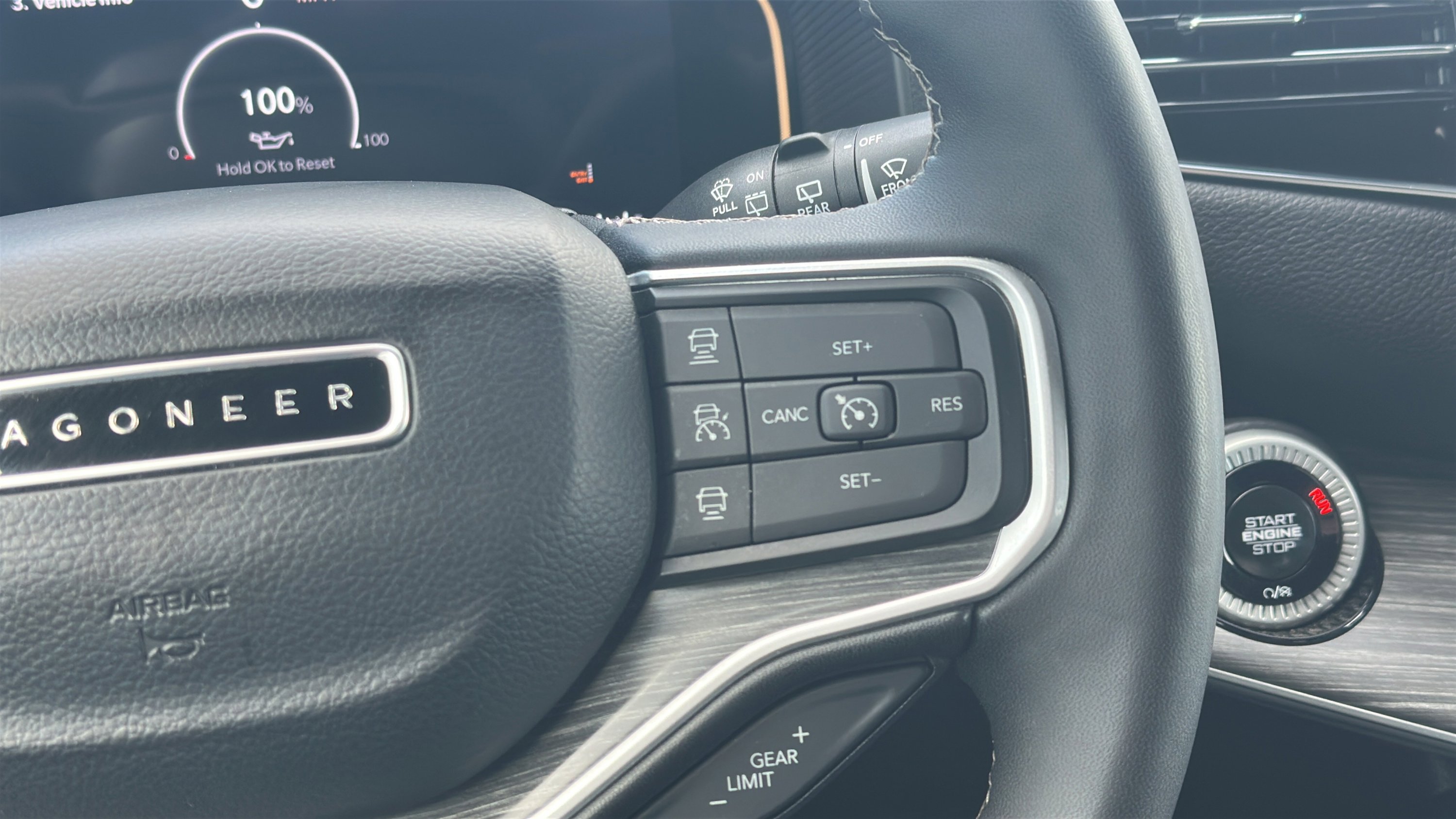 Used 2024 Jeep Wagoneer Series III AWD/4WD image 12