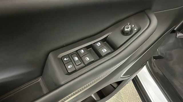 Used 2022 Jeep Grand Cherokee Limited 4xe w/ Luxury Tech Group II AWD/4WD image 11