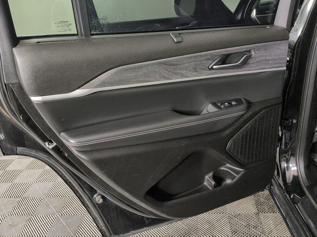 Certified 2023 Jeep Grand Cherokee L Limited w/ Luxury Tech Group II AWD/4WD image 35
