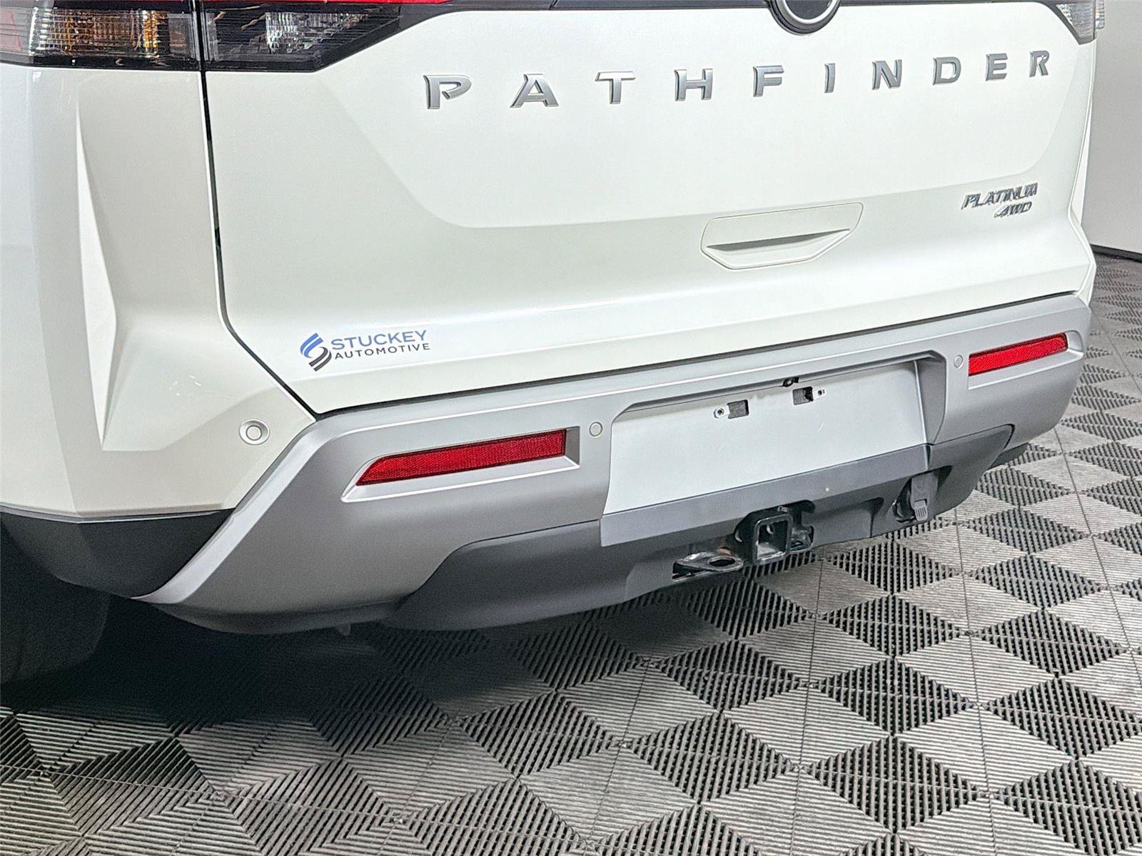 Used 2023 Nissan Pathfinder Platinum AWD/4WD image 40