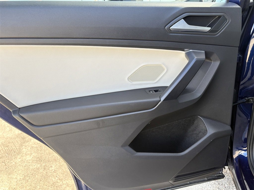 Used 2021 Volkswagen Tiguan SE image 24