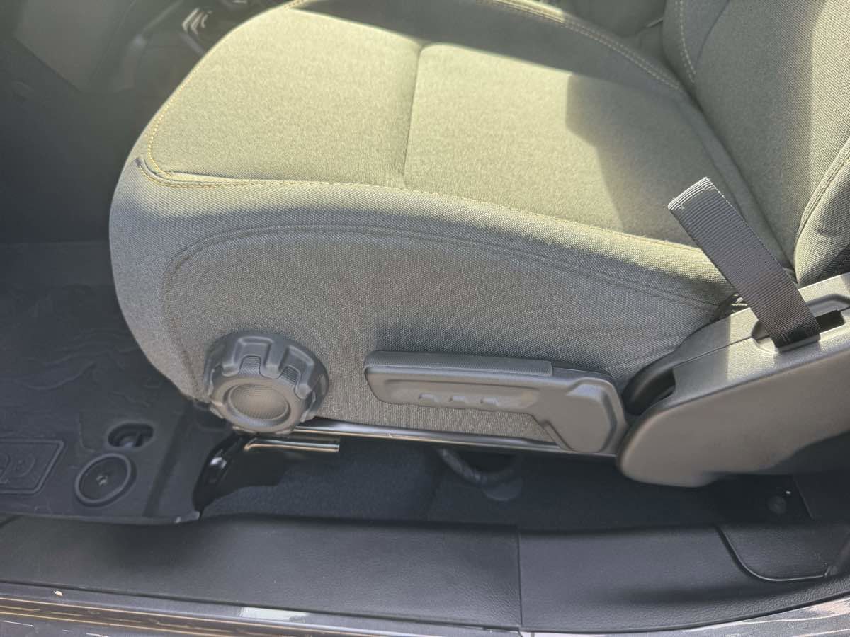 Used 2024 Jeep Wrangler Sport S AWD/4WD image 15