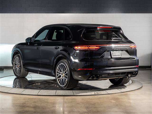 Certified 2020 Porsche Cayenne Coupe AWD/4WD image 3