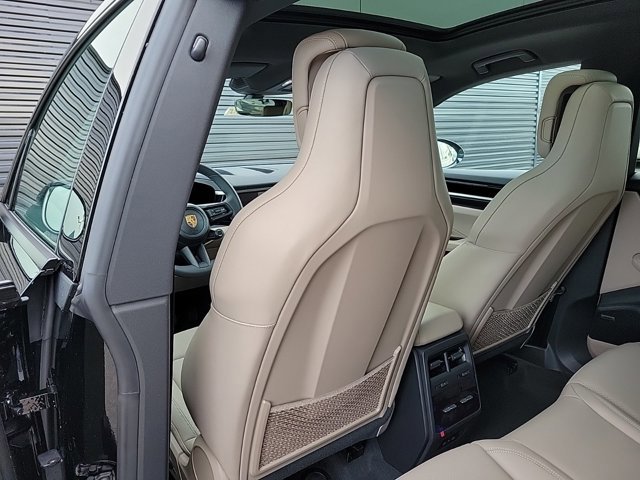 Used 2025 Porsche Macan 4 Electric image 20