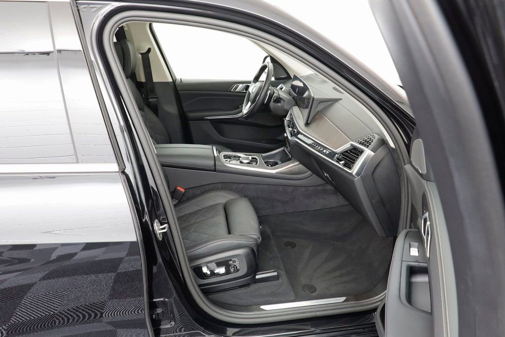 Used 2025 BMW X7 xDrive40i image 20