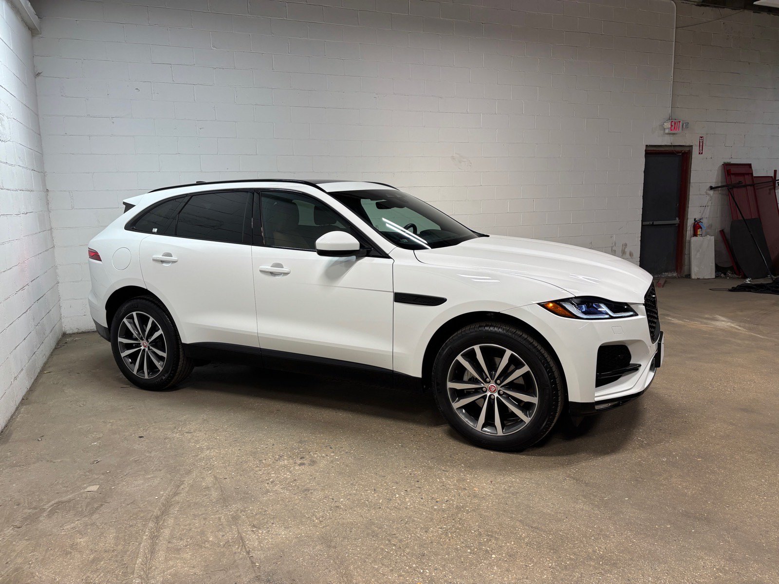 Used 2022 Jaguar F-PACE S AWD/4WD image 5