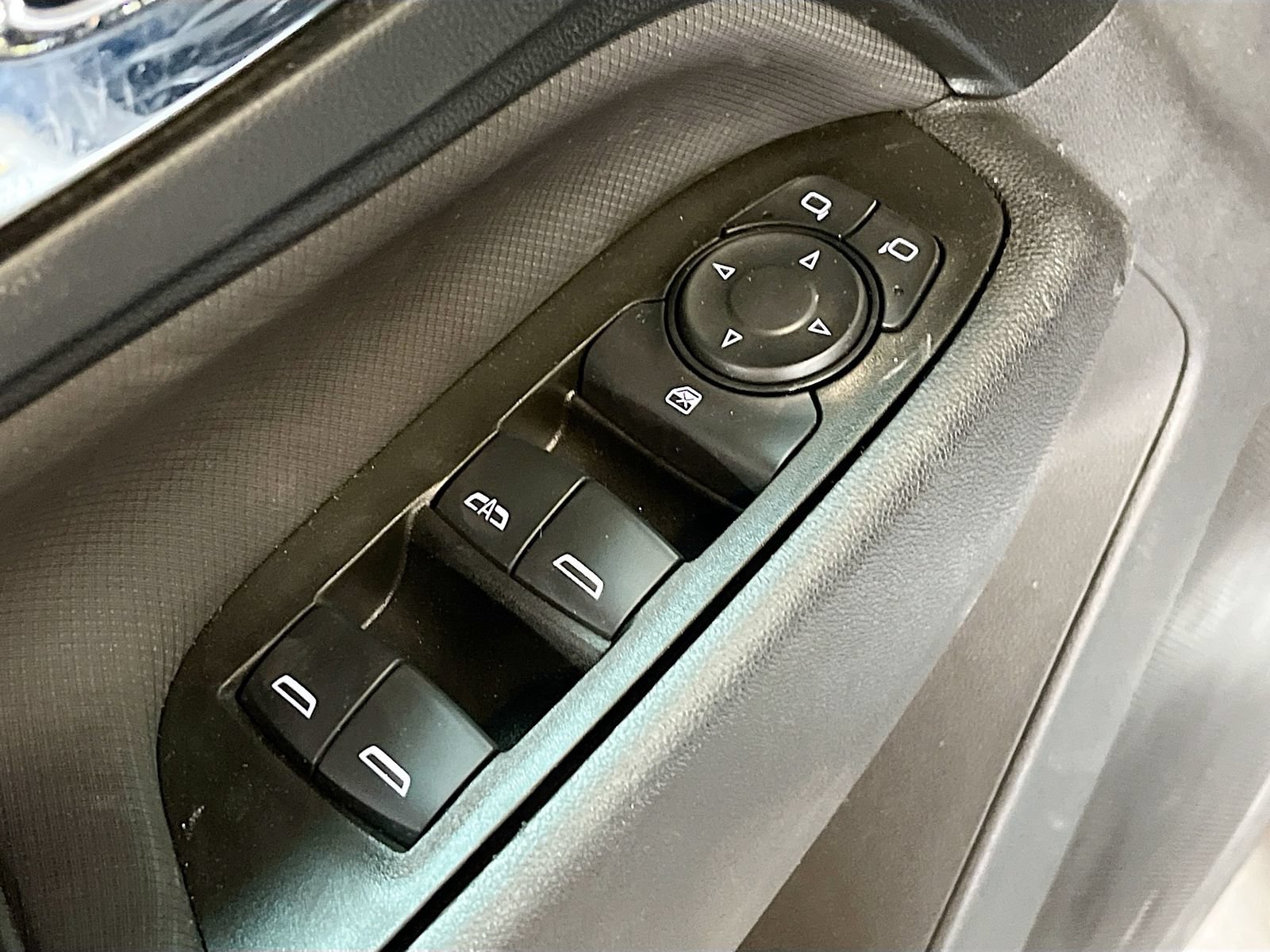 Used 2024 Chevrolet Equinox RS AWD/4WD image 17