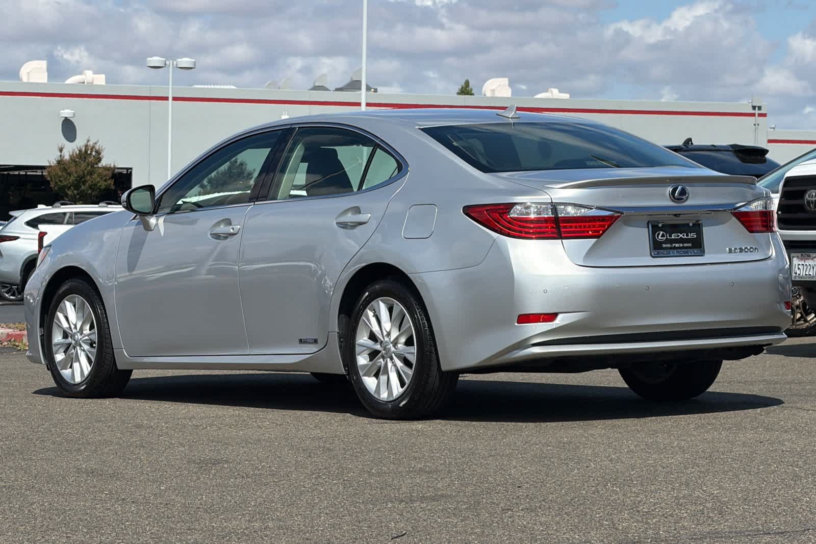 Used 2013 Lexus ES 300h w/ Luxury Pkg FWD image 7