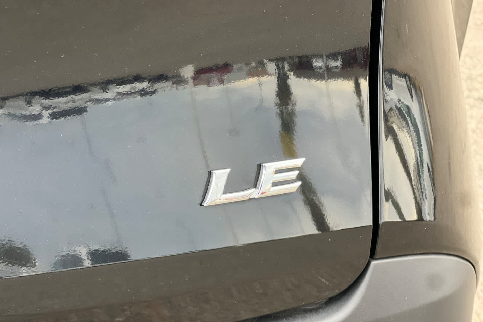 Certified 2025 Toyota Sienna LE FWD image 24