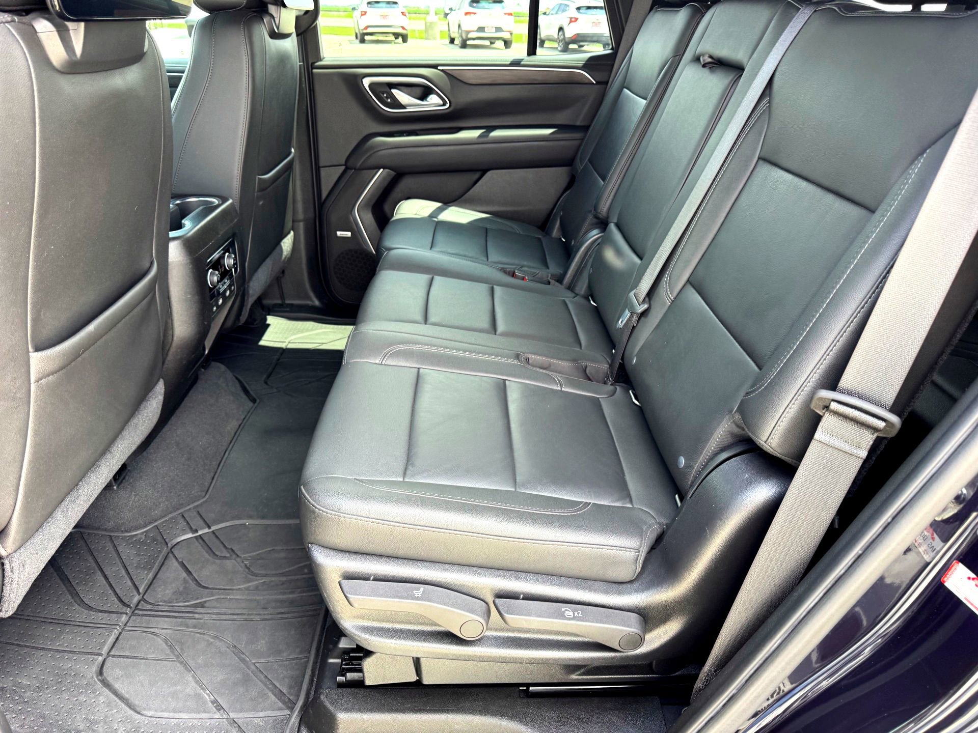 Used 2021 Chevrolet Tahoe Z71 w/ Rear Media and Nav Package image 19