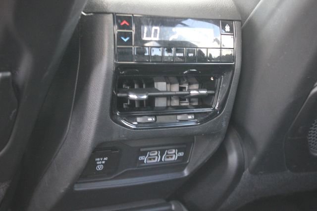 Used 2023 Jeep Grand Cherokee L Altitude AWD/4WD image 23