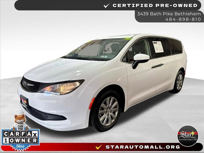 Used 2021 Chrysler Voyager L FWD image 1