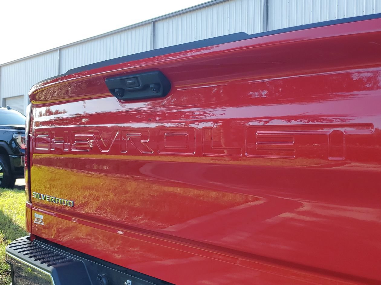 Used 2025 Chevrolet Silverado 1500 LT RWD image 6